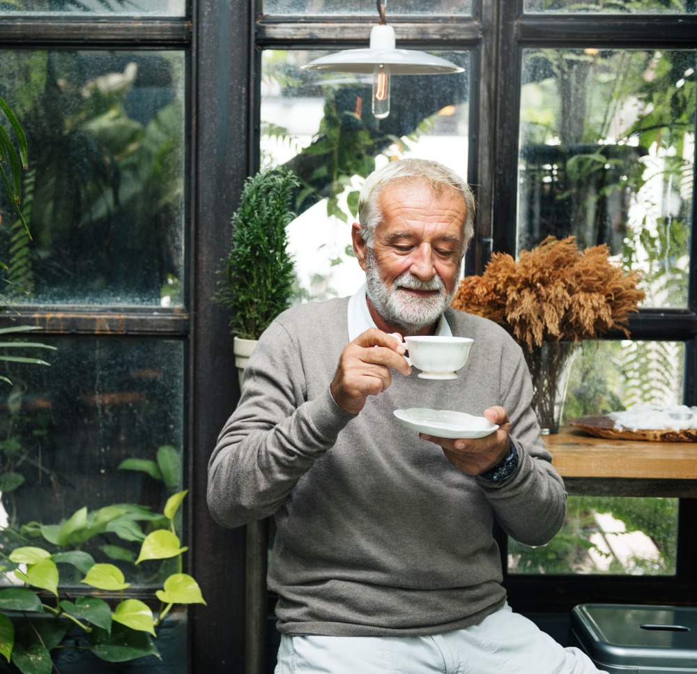 retirement-cafe-pensioner-leisure-rest-man-concept