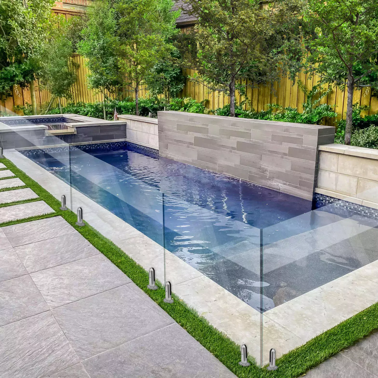 Glass pool fencing